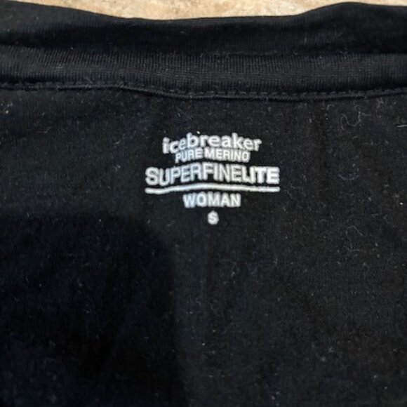 Icebreaker size small v neck t shirt - Picture 2 of 2
